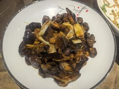 -东口码头·烧鸽子·鱼头泡饼·地方菜(金鹰悦城店)