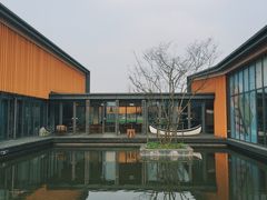 -田园东方蜜桃村的田野营地
