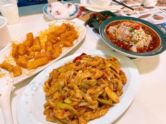 老坛鱼香肉丝-付掌柜在成都·热炒砂锅集(金禾店)