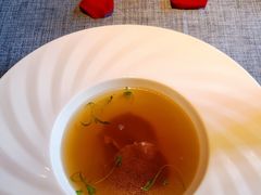 牛肉清汤佐时令时蔬-弦月窗LUNETTE BY AMANDA(复兴路店)