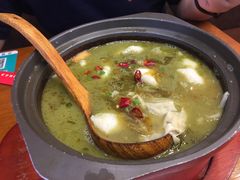 石锅酸菜鱼-周鱼小馆石锅酸菜鱼(活力汇店)