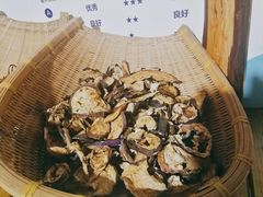 -缘福乡村铁锅炖民宿(八达岭店)