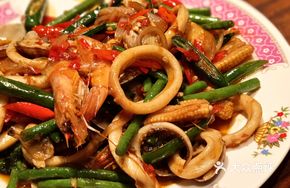 Spicy Mixed Seafood with Jinbu Huan