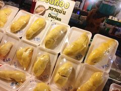 -席娜卡琳火车铁道夜市