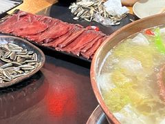 -果松木炭酸菜铜火锅·外婆参鸡汤