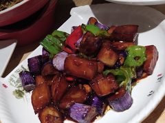 油焖地三鲜-吴越荣记苏州菜·松鼠桂鱼100%活鱼现做(斜塘老街店)