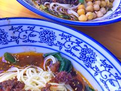 -渝之汇牛肉豌杂面
