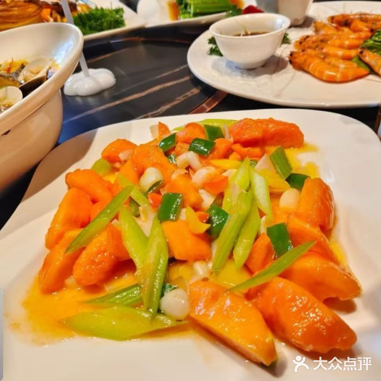 【美食探险家召集令】快来菻枝融合菜餐厅打卡！