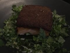 牛肝菌三文鱼-Carbon莫卡哆·意大利复古集市餐厅(杭州大厦店)