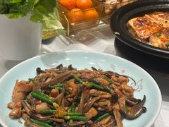 黄瓜花鹿茸菌炒爽肉-秋色客家菜(流塘店)