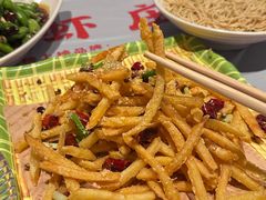 -肥肥虾庄·金牌油焖大虾(杨园滨江时代walk店)