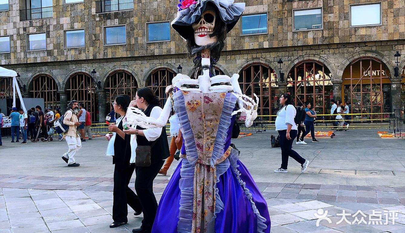 在墨西哥瓜达拉哈拉赶上一场印第安风俗的万圣节🎃