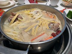-三人行骨头王火锅(长寿店)