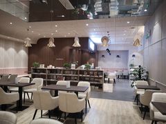 -钟书阁(群光广场店)