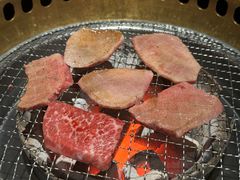 -山川小町·极番烧肉(新地假日广场店)