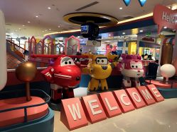 -乐多星球潮玩中心(沈阳嘉里城店)