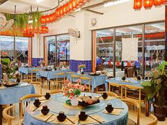 大堂-刘姐啤酒鱼民族演艺餐厅(西街总店)