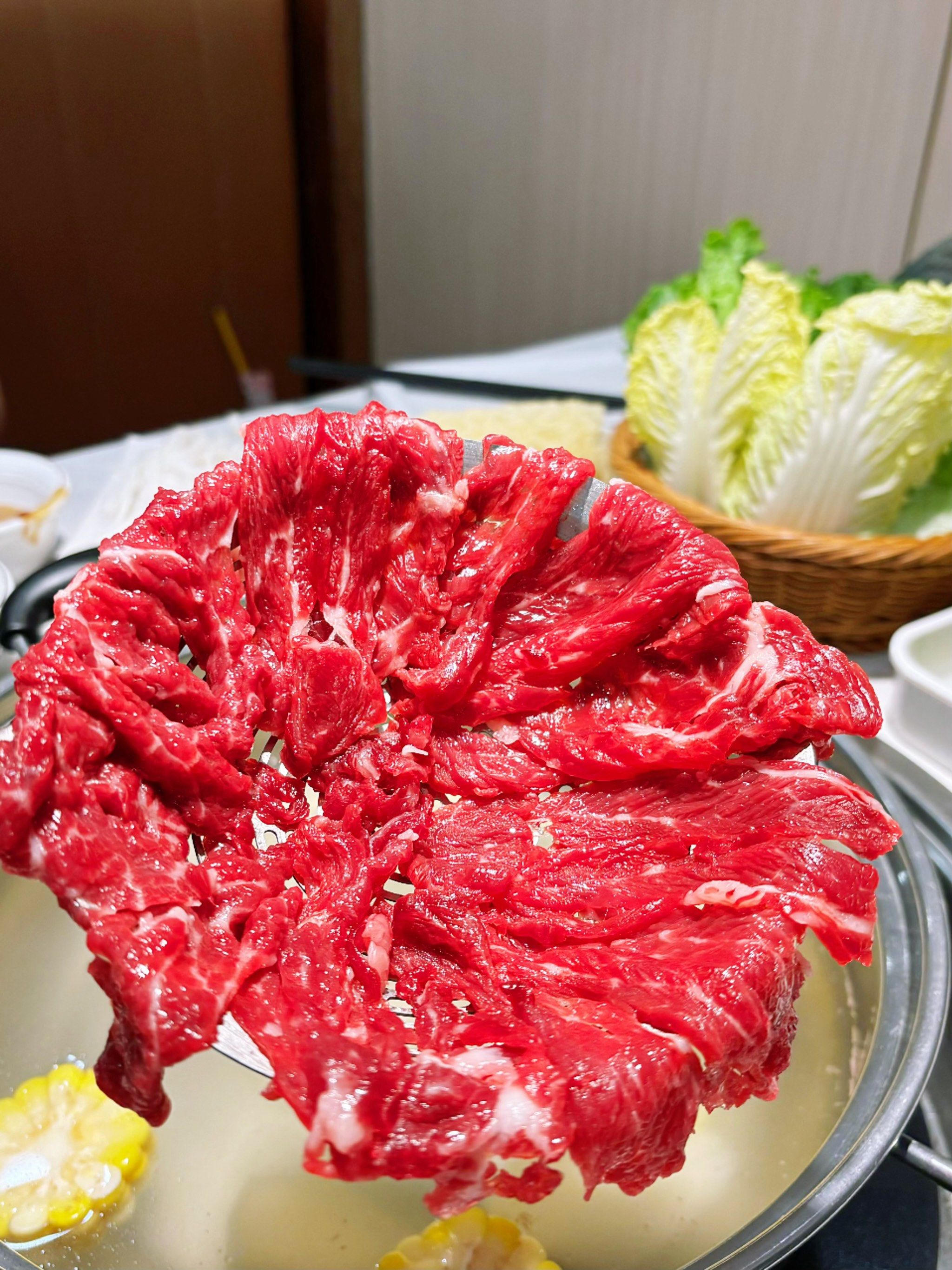 最后决定吃这一顿牛肉火锅,没想到真的很不错～

🥩吊龙伴,脂