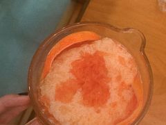 满杯红柚-洛蒂·咖啡与轻食