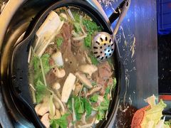 -尚品牛味汤锅火锅(康定总店)