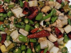 尖椒鸡-舌尖上的食缘花园主题餐厅