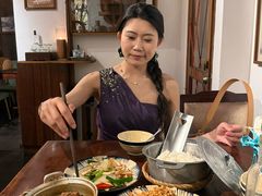 -Cuc Gach Quan Restaurant