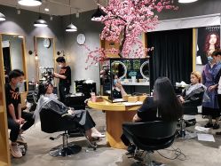 -时尚殿堂明星门店