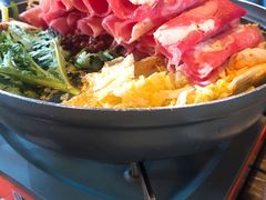 部队锅-MI WU FACTORY米屋美食工厂餐厅(绿地店)