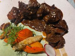 照烧谷饲牛肋配香草烤南瓜-幸薈飯堂