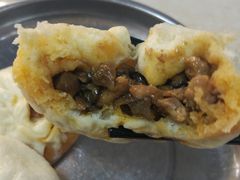 麻辣香菇鸡丁包-老陶包子铺(南大西南村店)