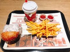 -The Habit Burger Grill 哈比特汉堡(爱琴海店)