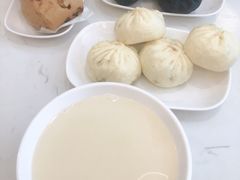 -李与白包子铺(桐梓林店)