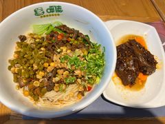 -呷佬·长沙手工米粉(金沙江路店)