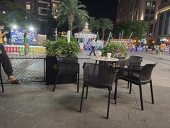 露天位-霸王茶姬(泛海广场店)