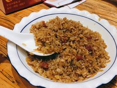 酸菜腊肠炒饭-有间虾铺·经典湘菜·小龙虾(新梦店)