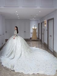 -派丽莫Pellimo原创设计婚纱品牌