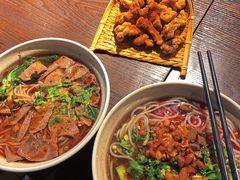 阿婆酥肉-爆炸头阿姨小四川正宗川味小吃(无任何分店)