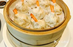 Fresh Shrimp and Asparagus Soup Dumplings
