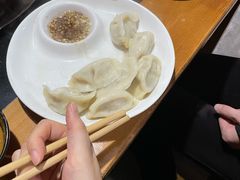 酸菜水饺-果松木炭酸菜铜火锅·外婆参鸡汤