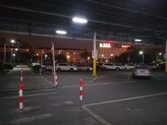 -麦德龙上海闵行商场-停车场