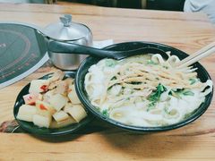 -宝山路(地铁站)