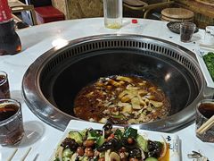 -哈尔滨烧烤·山河村铁锅炖(交大店)