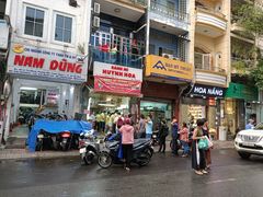 -Bánh Mì Huynh Hoa