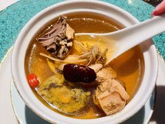 养肝草雪莲籽炖鲍鱼汤-三号黄浦会Canton Table
