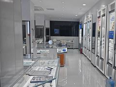 -光明眼镜·蔡司授权(徐泾店)