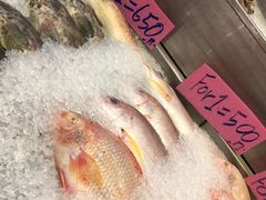 -J Daeng Seafood