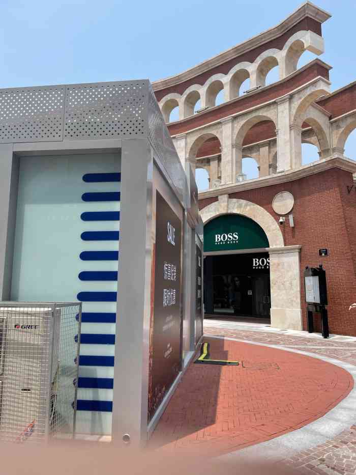 coach(佛罗伦萨小镇奥莱店)-"由于每次去都是工作日,所幸也没太多人更