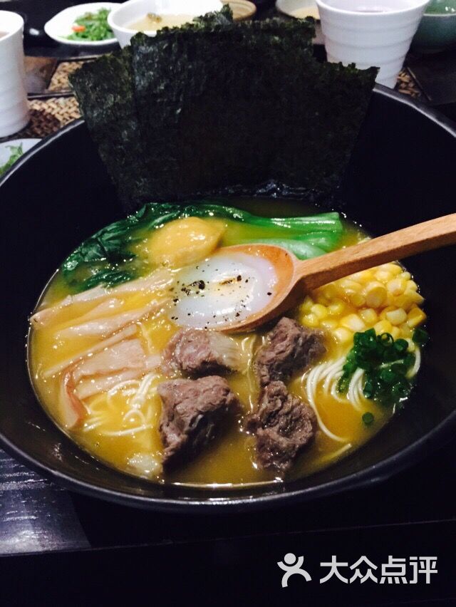 鲍鱼牛骨上汤牛腩面