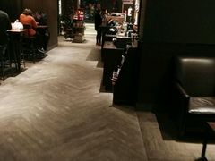 -星巴克臻选(南京金茂览秀城店)