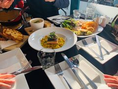 -Bully Hayes Restaurant & Bar